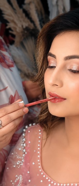 {Learn Makeup and Hair Styling} \ Build Your Beauty Career